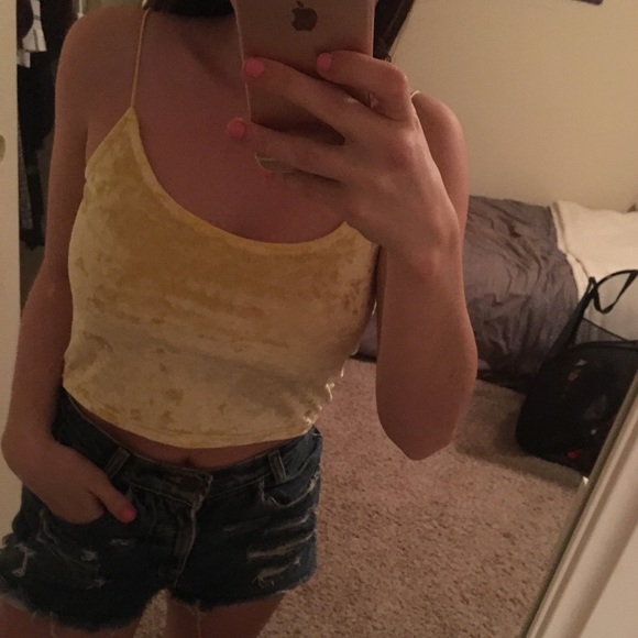 Yellow velvet crop top from H&M - Picture 2 of 4